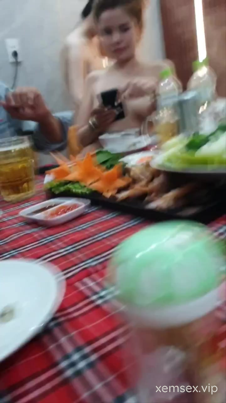 Ảnh thumbnail của Ae đồng Dâm Có đam Mê ăn Nhậu Kiểu Này Thì Mình Ib Sét Kèo Giao Lưu Nha