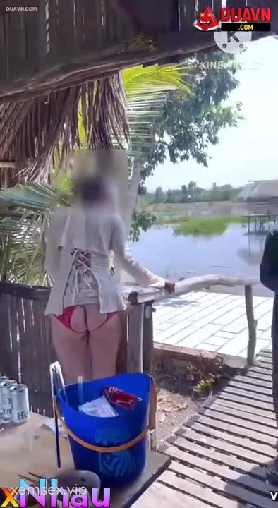 Ảnh thumbnail của Dâm Nữ Myhanh2000 Chuyên Show Hàng Trước Mặt Người Lạ #22