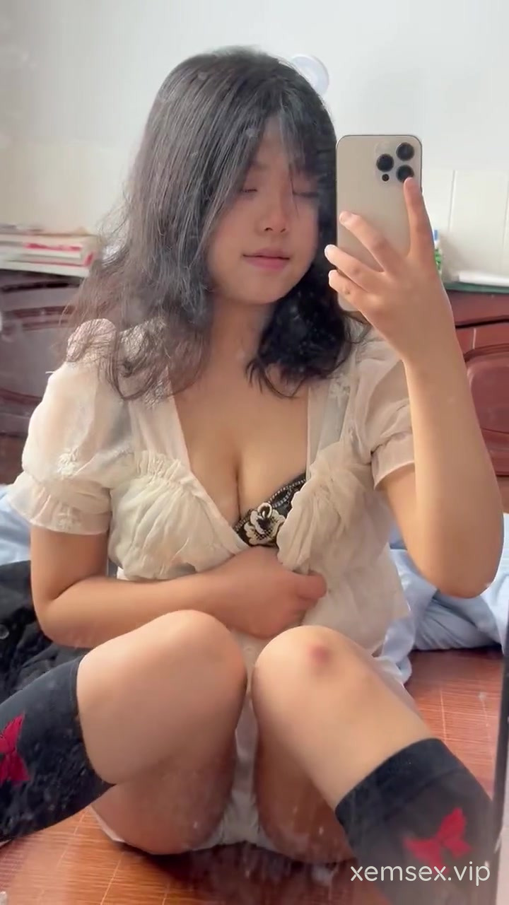 Ảnh thumbnail của Em Thảo Nhi Năm 2 NEU #5