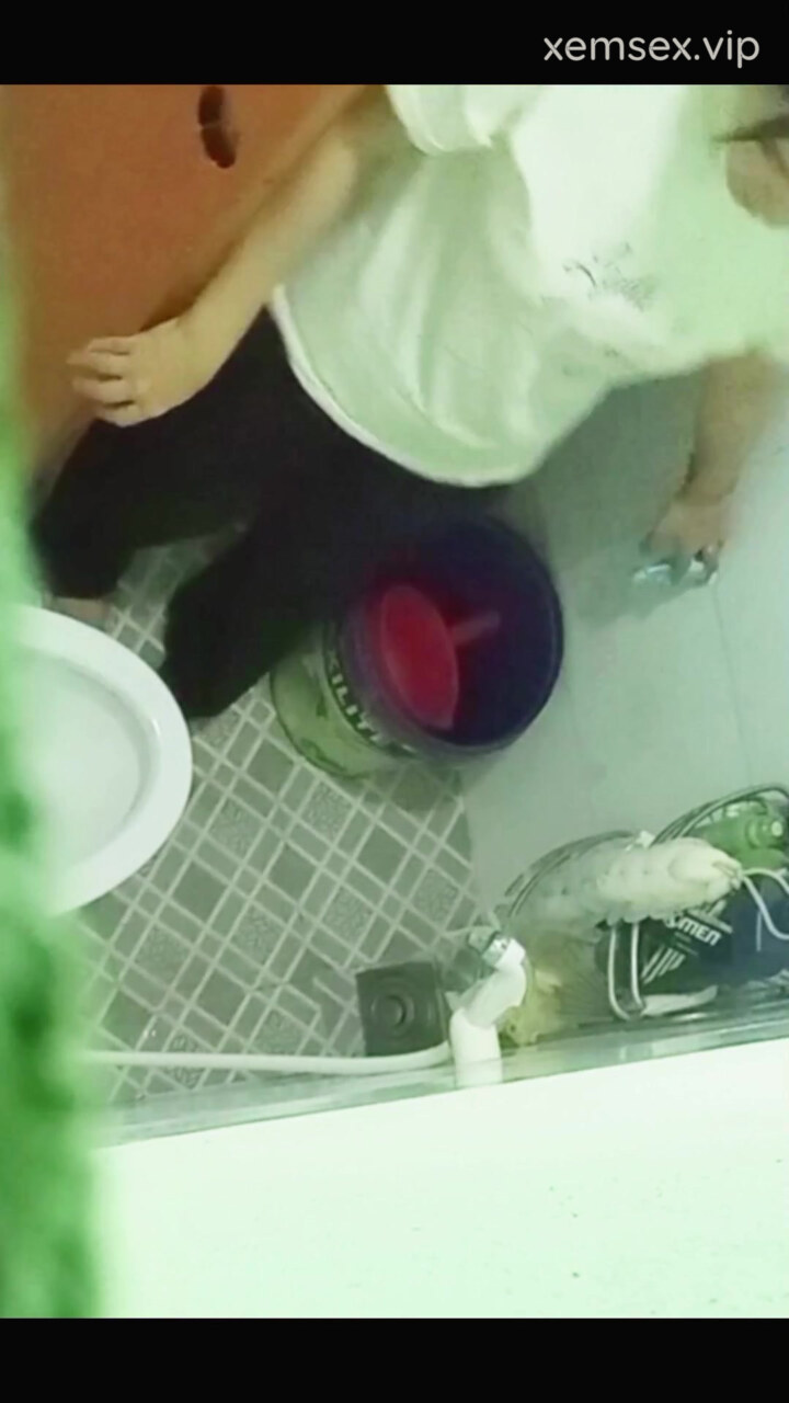 Quay Lén Chị Hàng Xóm Thay đồ